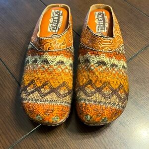 L'Artiste By Spring Step Zigino Embroidered Clog Size 38